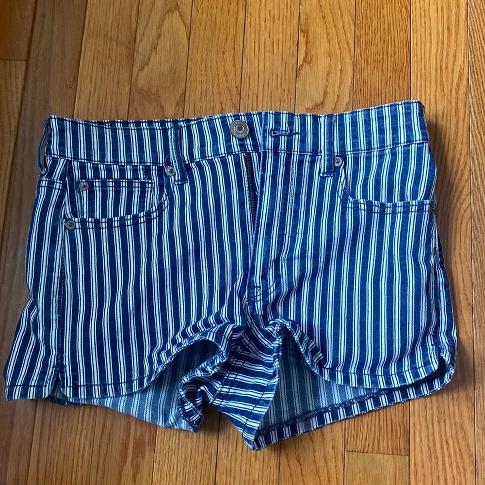 Size 6 blue and white striped American Eagle shorts